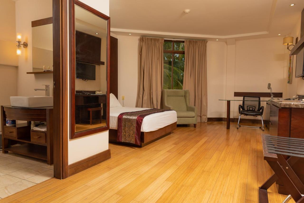 Herdmanston Lodge Hotel Georgetown Bagian luar foto