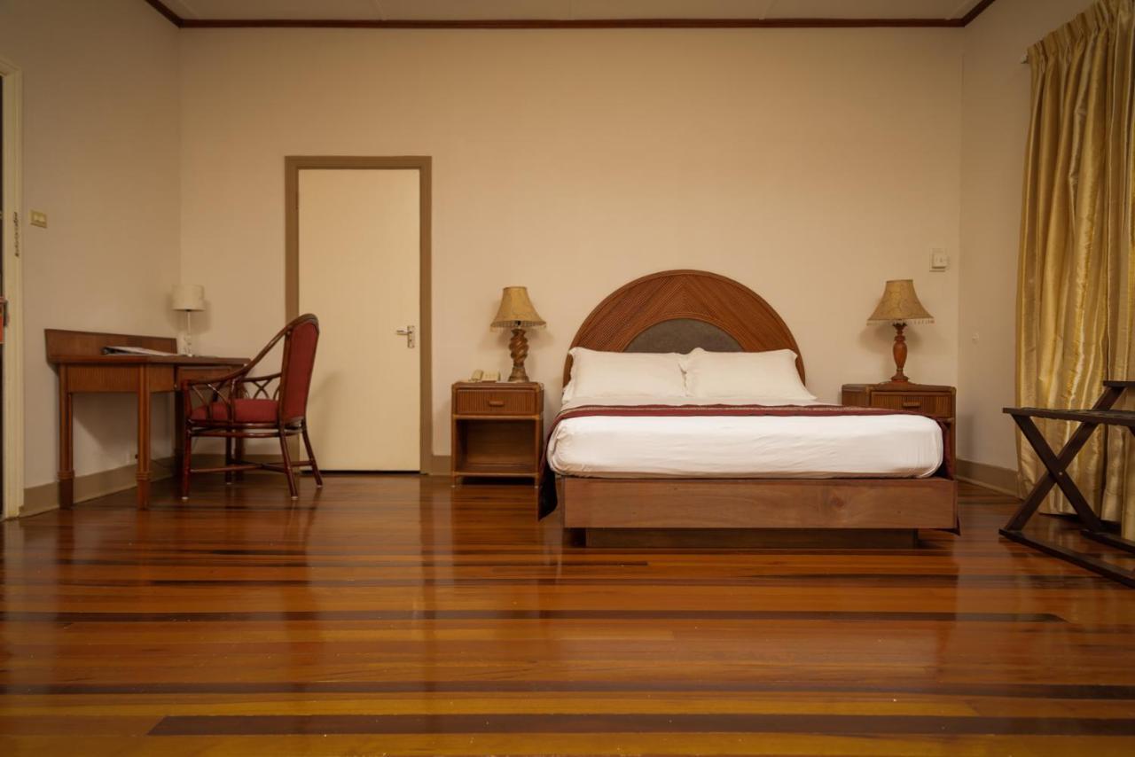 Herdmanston Lodge Hotel Georgetown Bagian luar foto