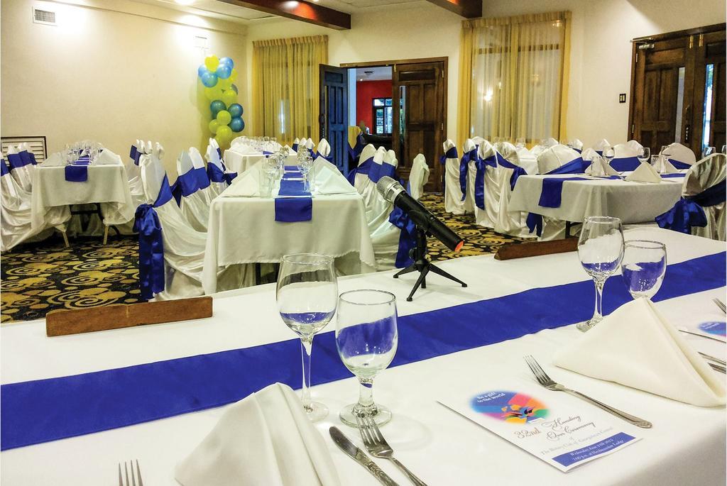 Herdmanston Lodge Hotel Georgetown Bagian luar foto